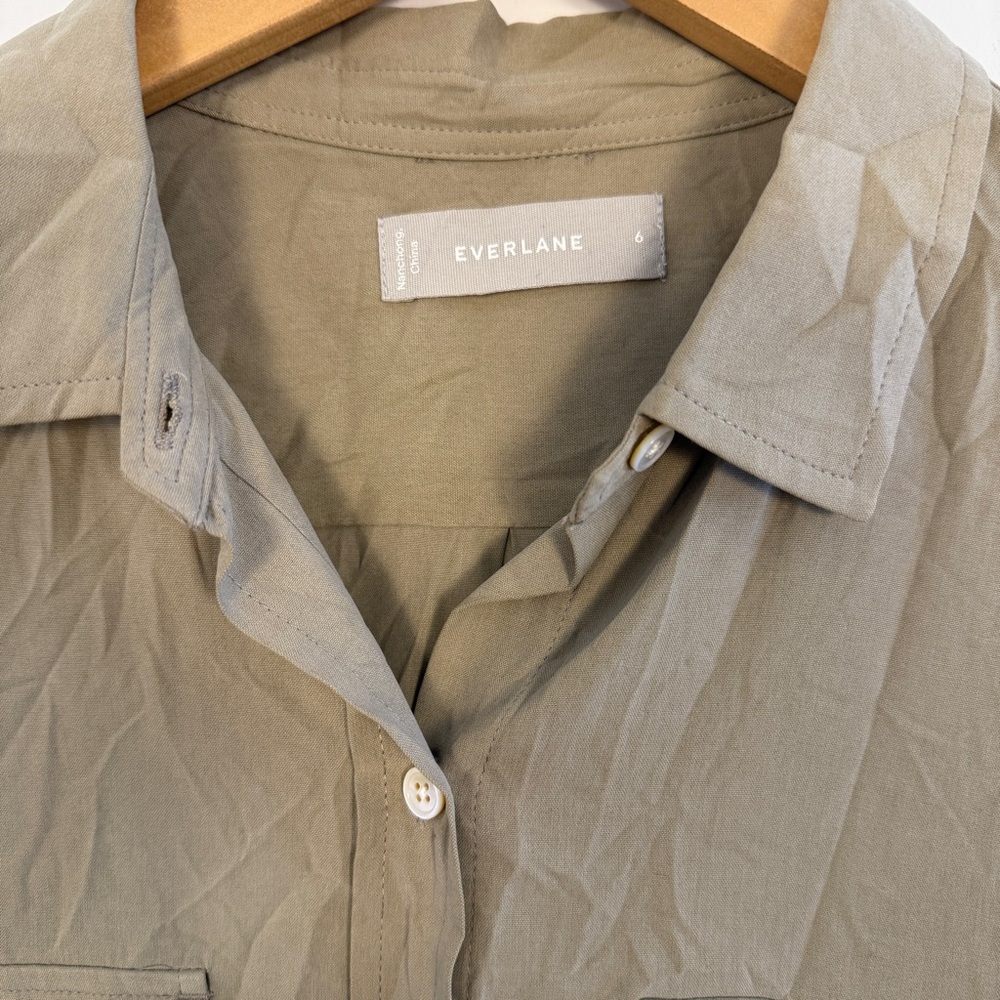 EVERLANE Washable 100% Silk Relaxed Shirt Covert Green Size 6 - Picture 5 of 10